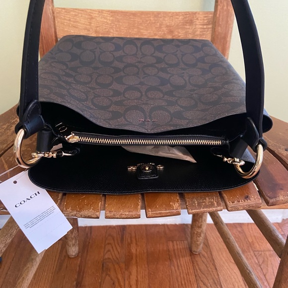 Coach purse - Picture 4 of 8